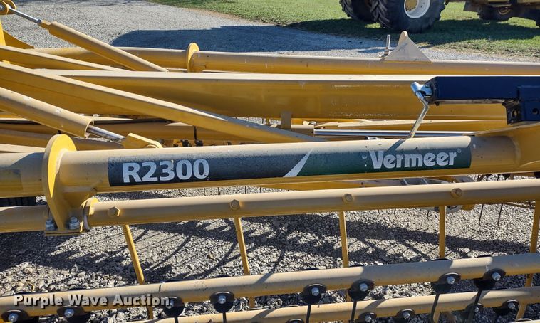 image for item JK9043 Vermeer R2300  hay rake