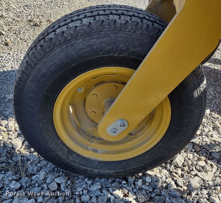 image for item JK9043 Vermeer R2300  hay rake