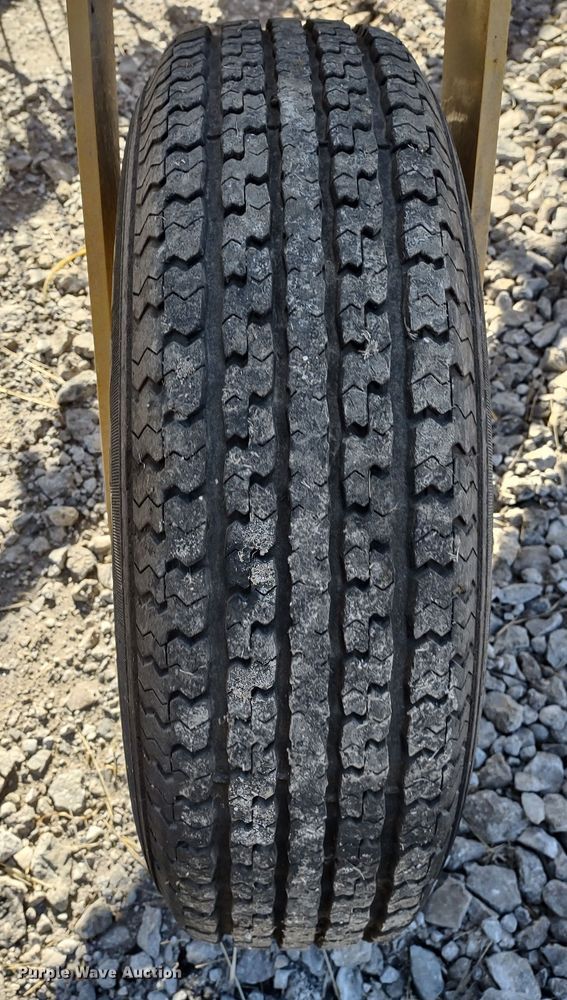 image for item JK9043 Vermeer R2300  hay rake