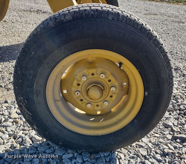 image for item JK9043 Vermeer R2300  hay rake