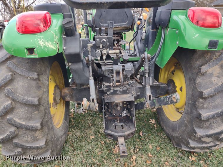 image for item JK9060 2006 John Deere 5325  MFWD tractor