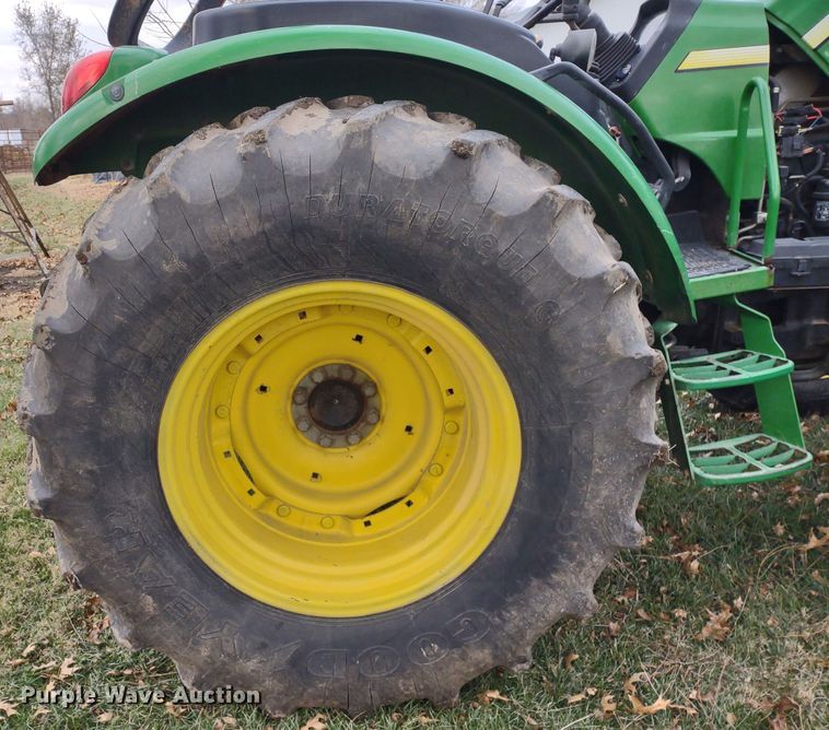 image for item JK9060 2006 John Deere 5325  MFWD tractor