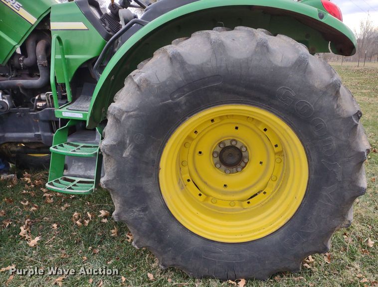 image for item JK9060 2006 John Deere 5325  MFWD tractor