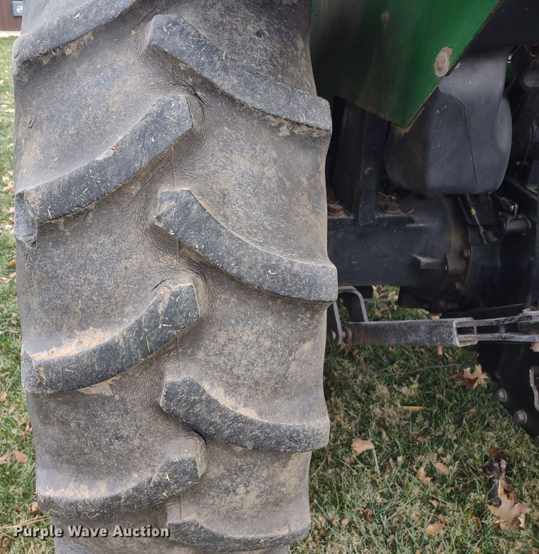 image for item JK9060 2006 John Deere 5325  MFWD tractor