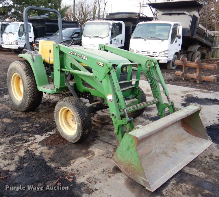 image for item JL9761 2000 John Deere 4400  MFWD tractor