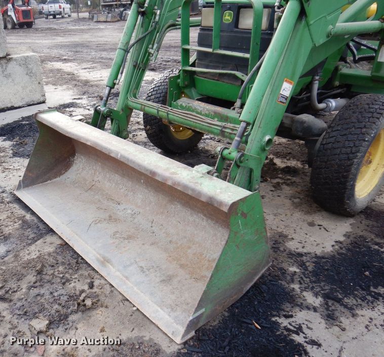 image for item JL9761 2000 John Deere 4400  MFWD tractor