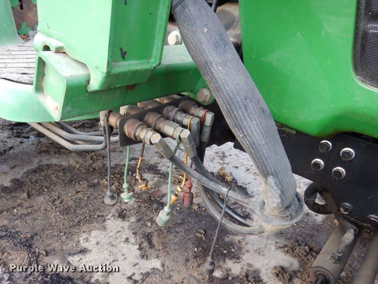 image for item JL9761 2000 John Deere 4400  MFWD tractor