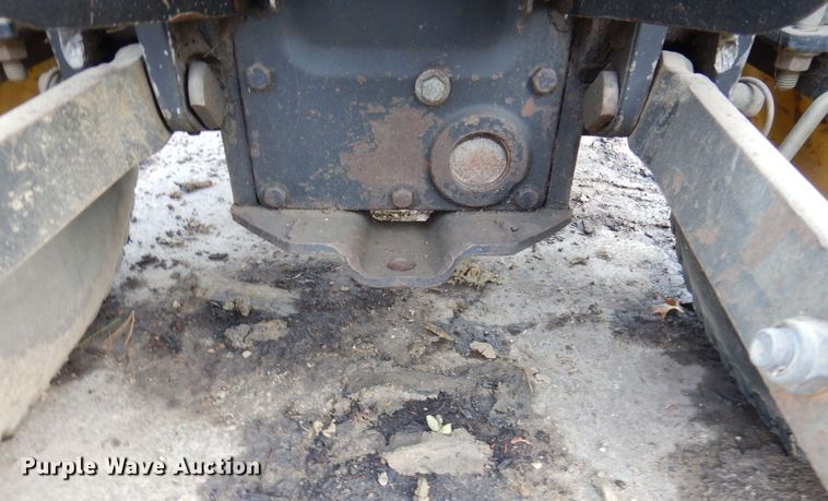 image for item JL9761 2000 John Deere 4400  MFWD tractor