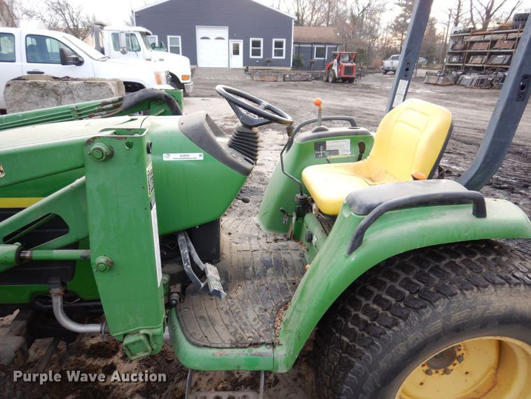 image for item JL9761 2000 John Deere 4400  MFWD tractor