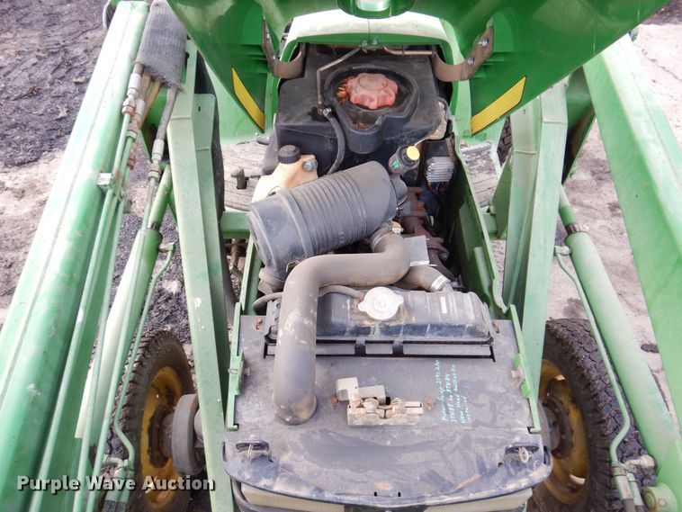 image for item JL9761 2000 John Deere 4400  MFWD tractor