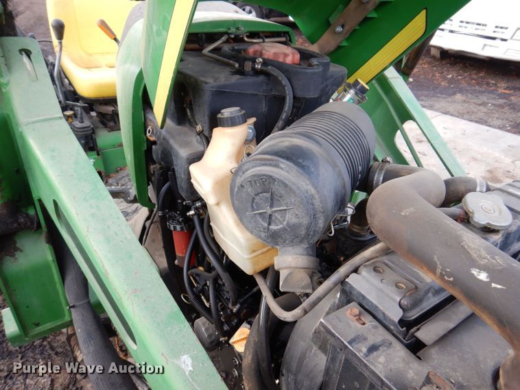image for item JL9761 2000 John Deere 4400  MFWD tractor