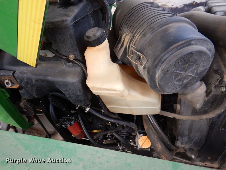 image for item JL9761 2000 John Deere 4400  MFWD tractor