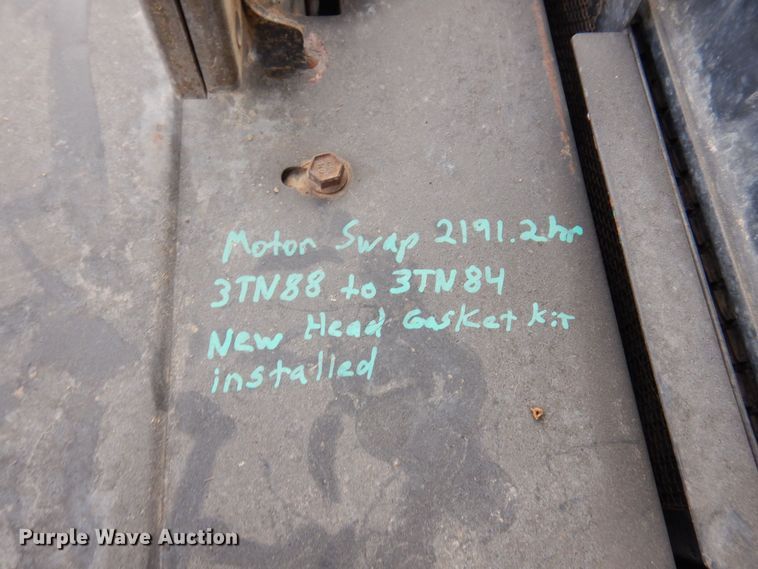 image for item JL9761 2000 John Deere 4400  MFWD tractor