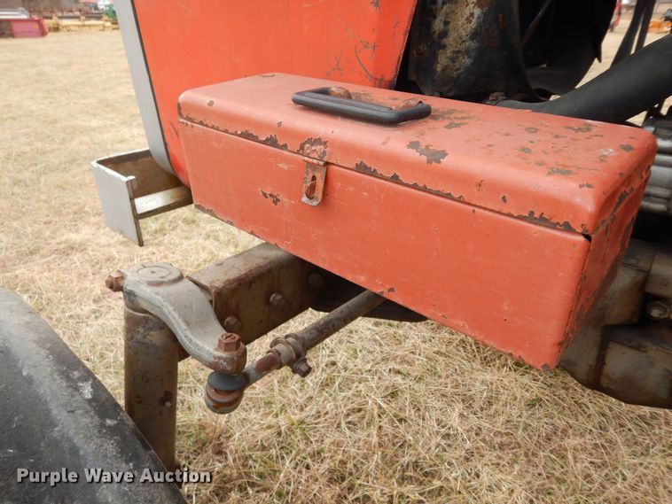 image for item JR9052 1977 Massey Ferguson 1105  tractor