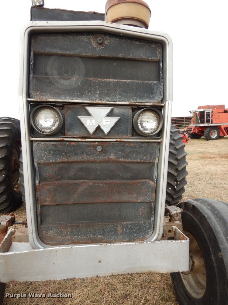 image for item JR9052 1977 Massey Ferguson 1105  tractor