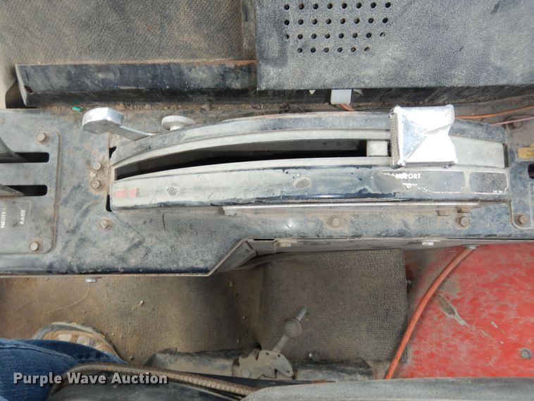 image for item JR9052 1977 Massey Ferguson 1105  tractor