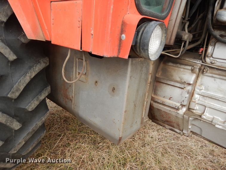 image for item JR9052 1977 Massey Ferguson 1105  tractor