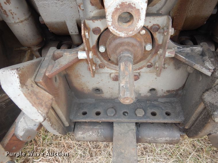 image for item JR9052 1977 Massey Ferguson 1105  tractor