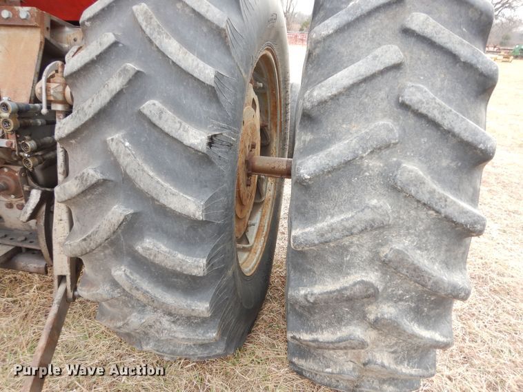 image for item JR9052 1977 Massey Ferguson 1105  tractor