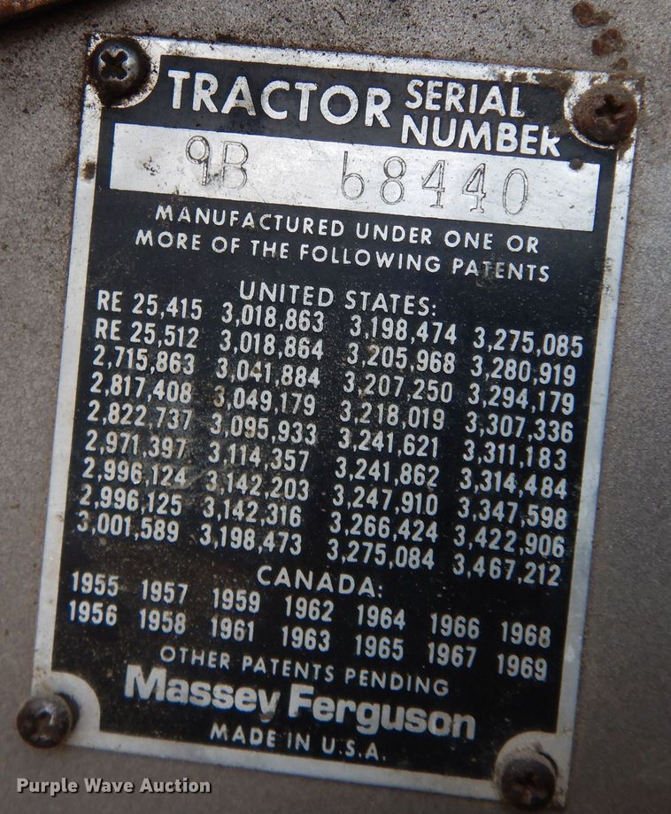 image for item JR9052 1977 Massey Ferguson 1105  tractor