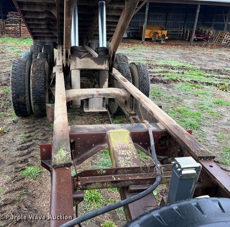 image for item JU9734 Grain trailer