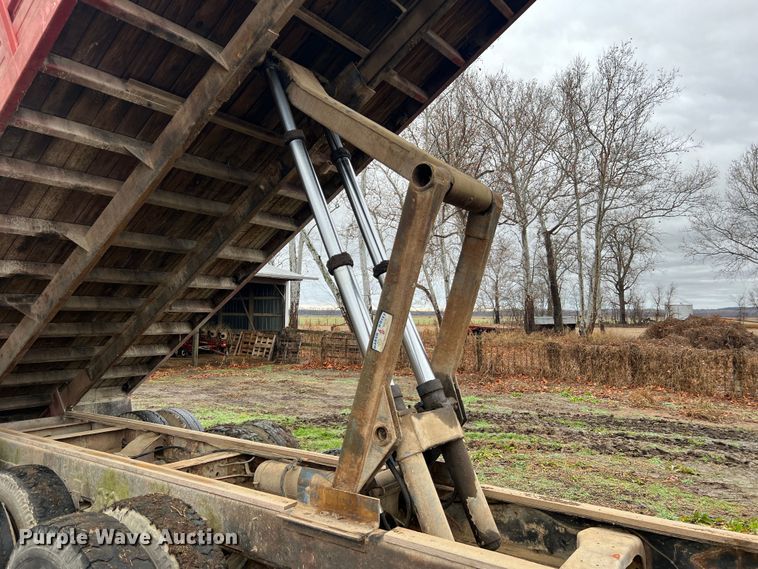 image for item JU9734 Grain trailer