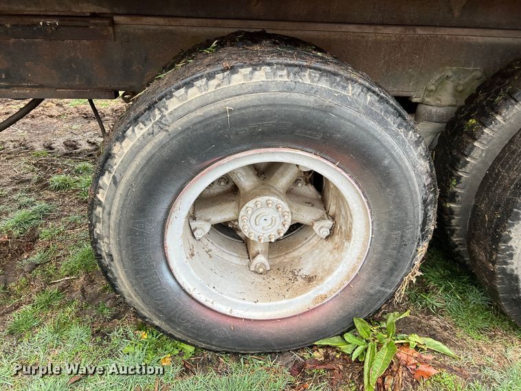 image for item JU9734 Grain trailer