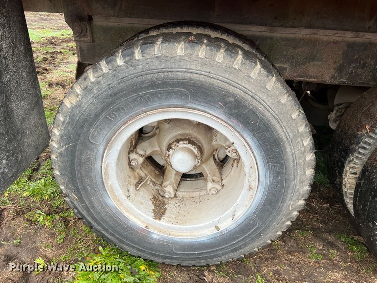 image for item JU9734 Grain trailer