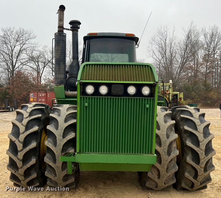 image for item JU9749 1990 John Deere 8760  4WD tractor