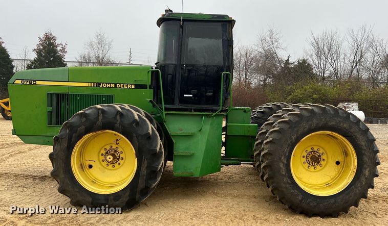 image for item JU9749 1990 John Deere 8760  4WD tractor