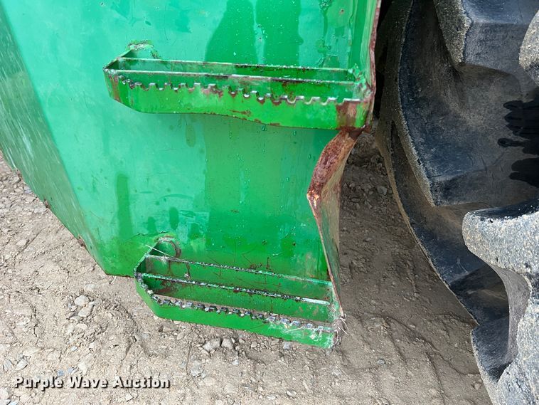 image for item JU9749 1990 John Deere 8760  4WD tractor