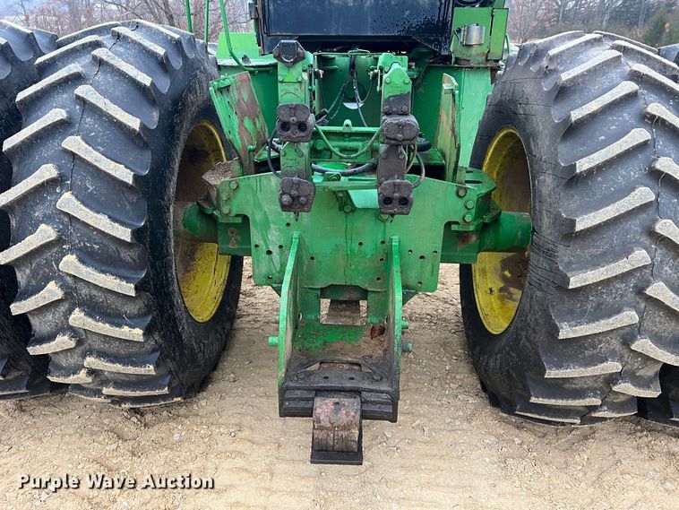 image for item JU9749 1990 John Deere 8760  4WD tractor