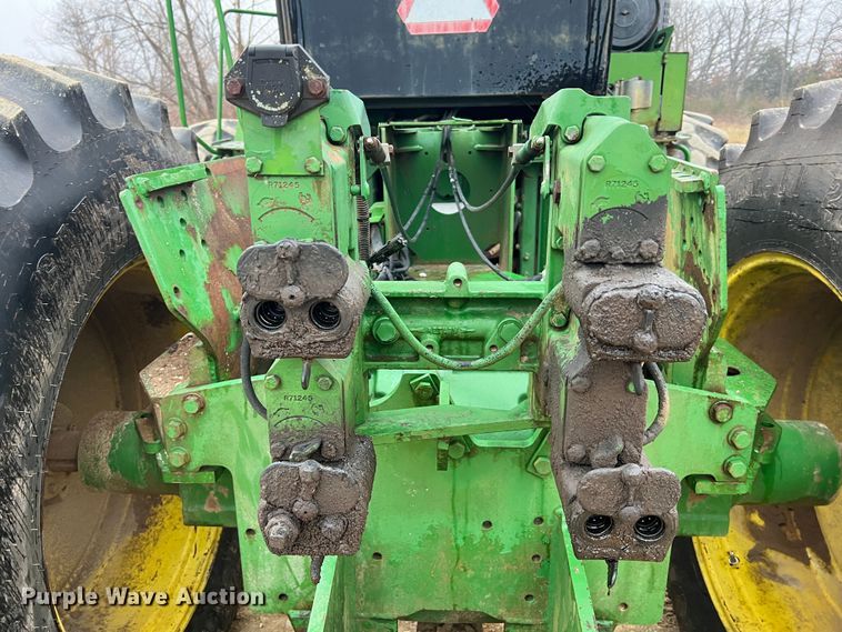 image for item JU9749 1990 John Deere 8760  4WD tractor