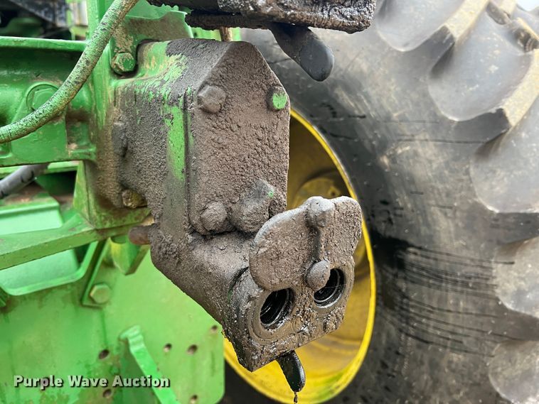 image for item JU9749 1990 John Deere 8760  4WD tractor