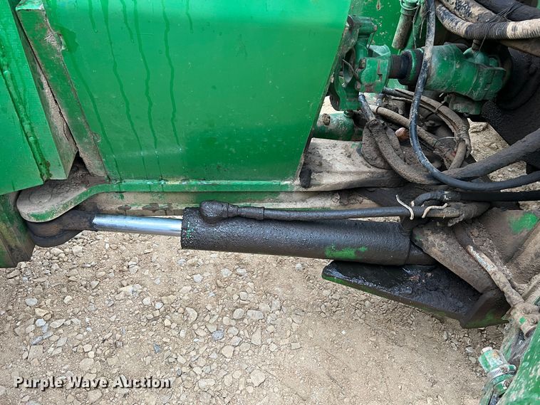 image for item JU9749 1990 John Deere 8760  4WD tractor