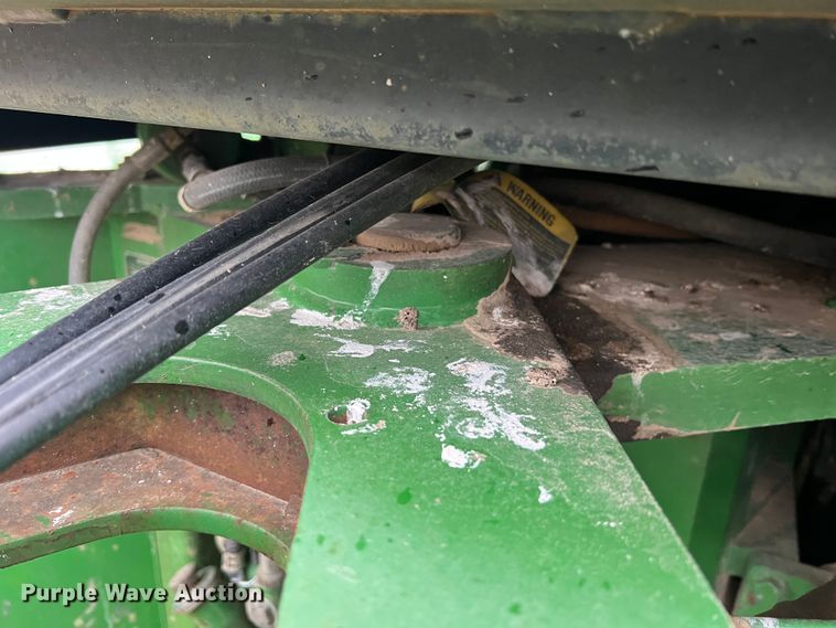 image for item JU9749 1990 John Deere 8760  4WD tractor