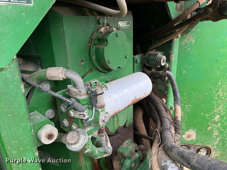 image for item JU9749 1990 John Deere 8760  4WD tractor