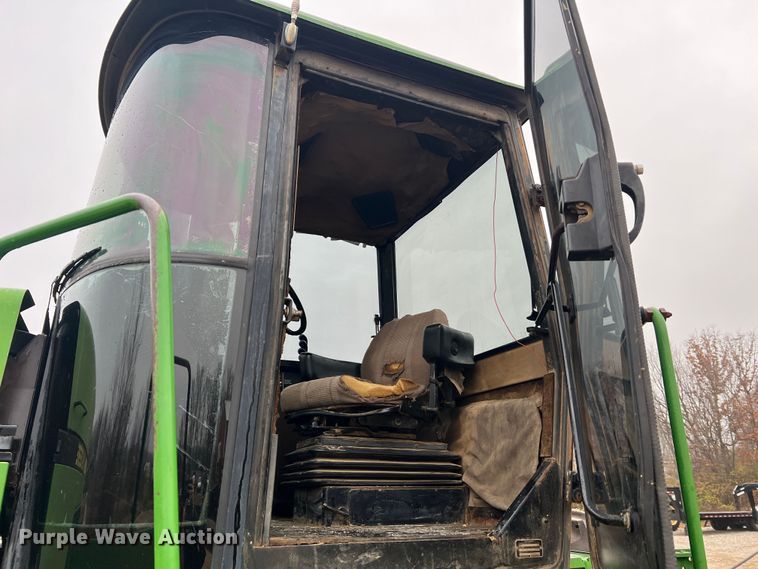 image for item JU9749 1990 John Deere 8760  4WD tractor