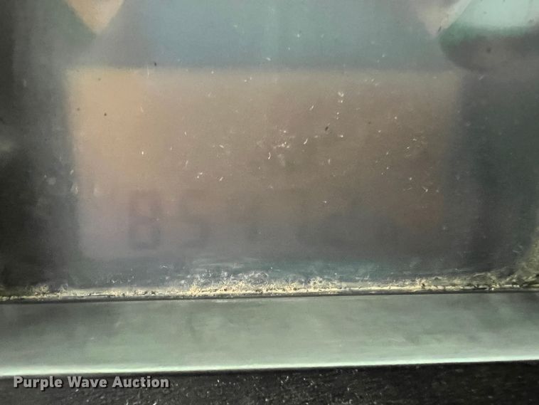 image for item JU9749 1990 John Deere 8760  4WD tractor