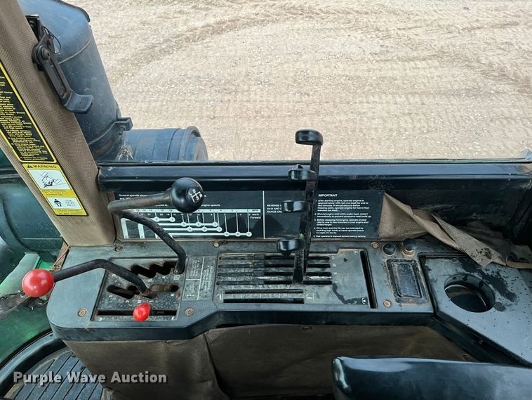 image for item JU9749 1990 John Deere 8760  4WD tractor