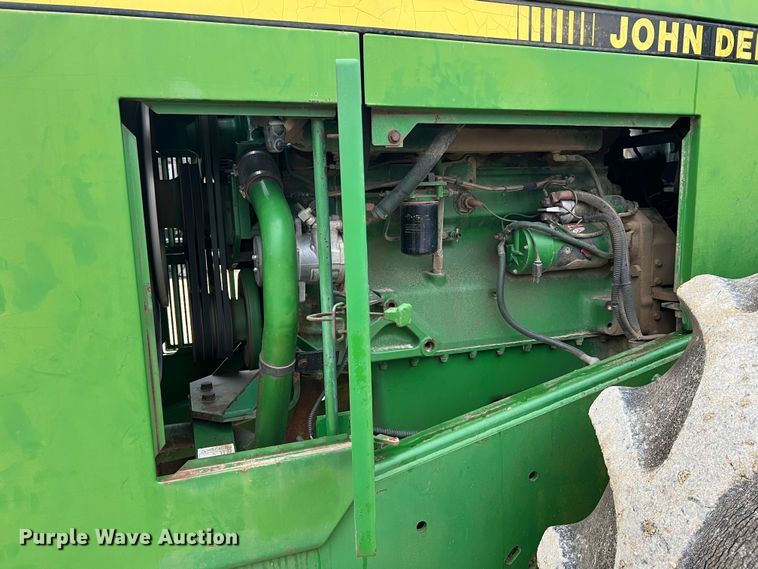 image for item JU9749 1990 John Deere 8760  4WD tractor