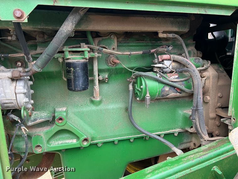 image for item JU9749 1990 John Deere 8760  4WD tractor