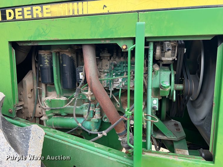 image for item JU9749 1990 John Deere 8760  4WD tractor