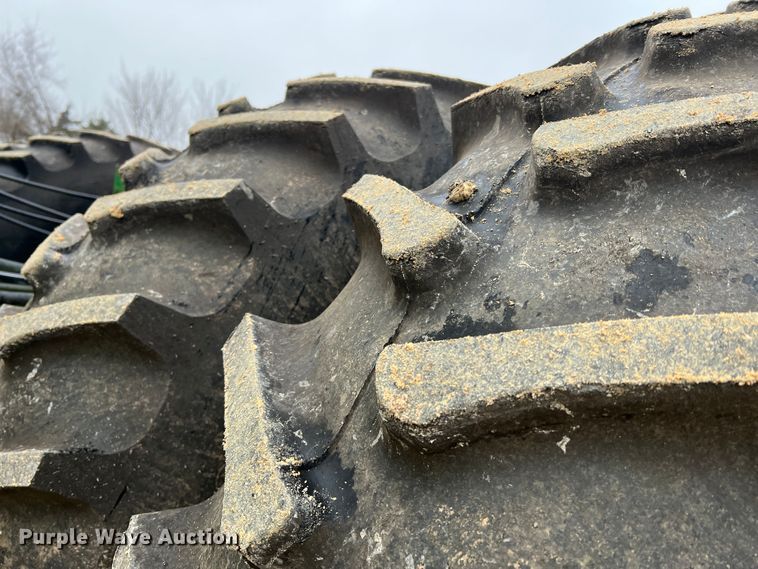 image for item JU9749 1990 John Deere 8760  4WD tractor