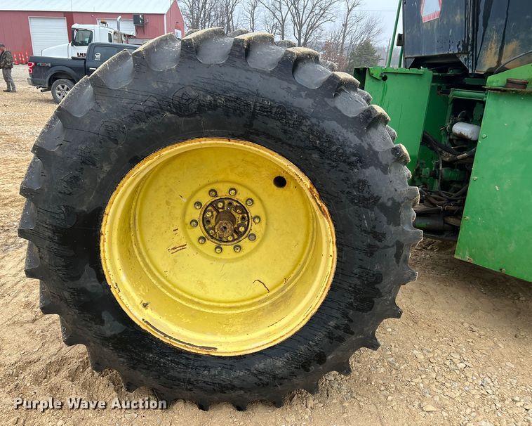 image for item JU9749 1990 John Deere 8760  4WD tractor