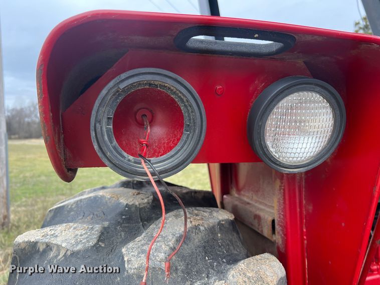 image for item JU9759 1966 Farmall 806  tractor