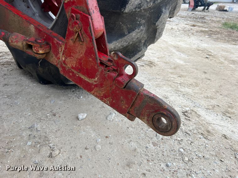 image for item JU9759 1966 Farmall 806  tractor