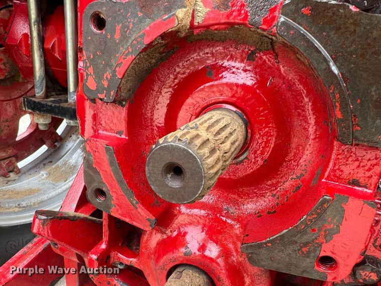 image for item JU9759 1966 Farmall 806  tractor