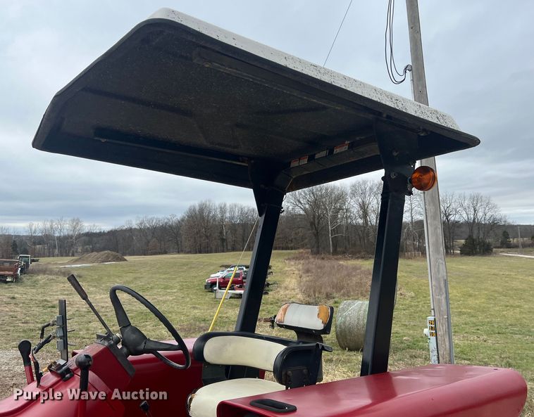 image for item JU9759 1966 Farmall 806  tractor