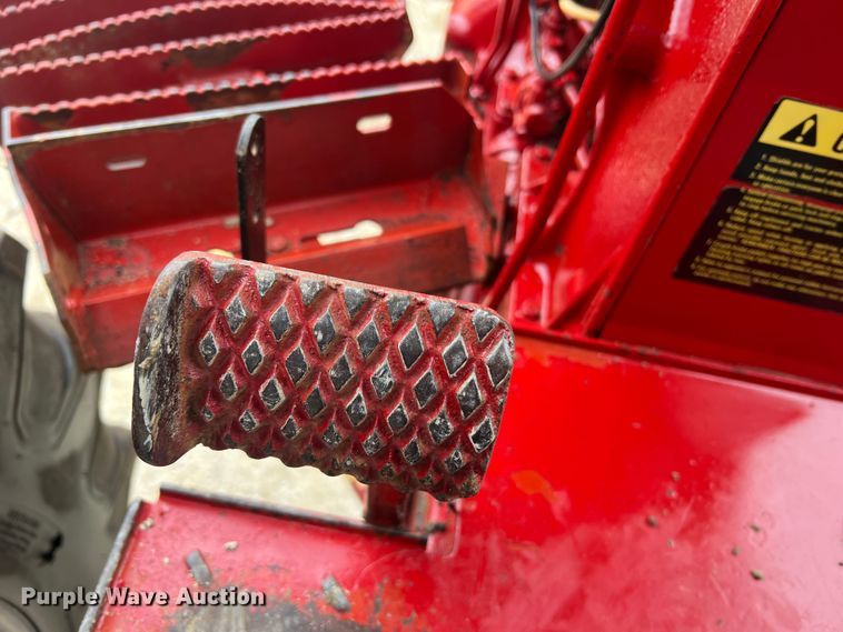 image for item JU9759 1966 Farmall 806  tractor